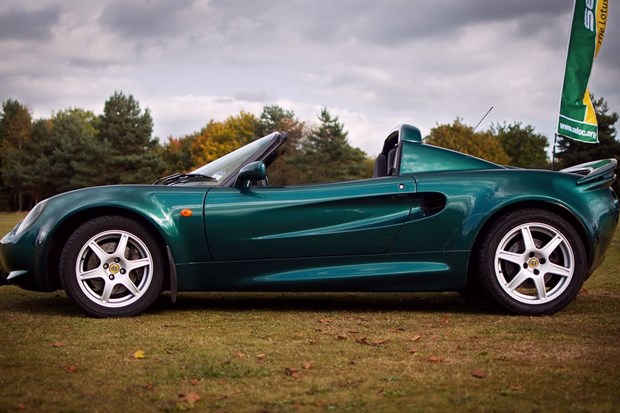 Lotus Elise Series 1 + 2 Buying Guide: Everything you need, nothing you don’t