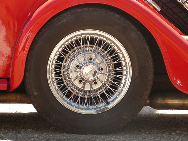 rim-wheel-mature-auto-oldtimer