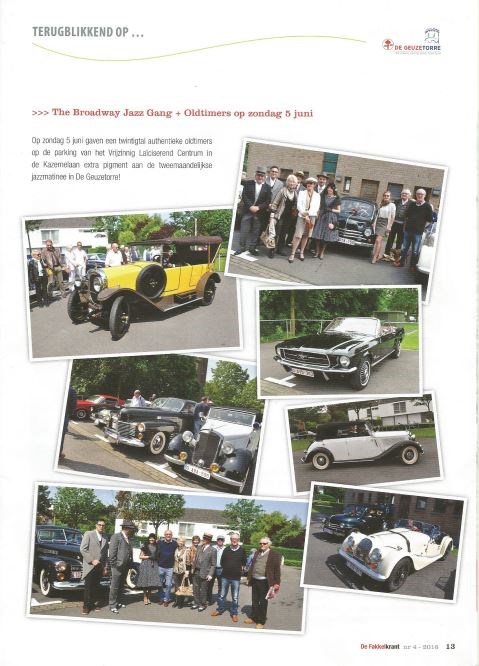 Oldtimers during Kleinkunst festival on Hazegras (Ostend)