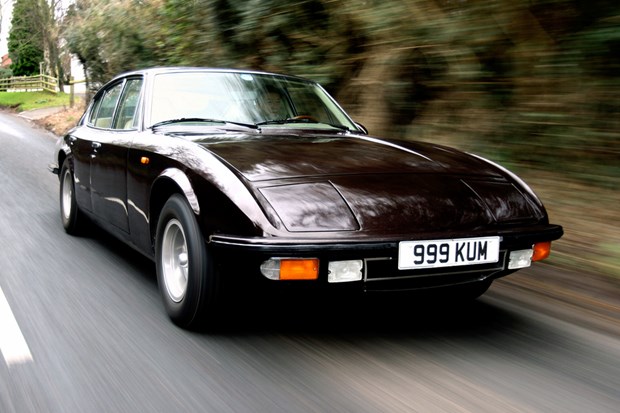 Monica V8, la berline française qui rêvait de grandeur