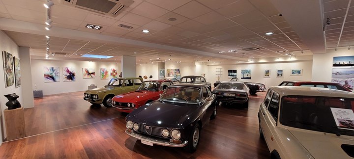 Art & Classics Exhibition "Back to the Present"