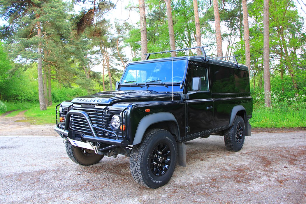 opschorten Academie Dinkarville Land Rover Defender - 2014 Land Rover Defender | Wagen te koop | Classic  Car Passion