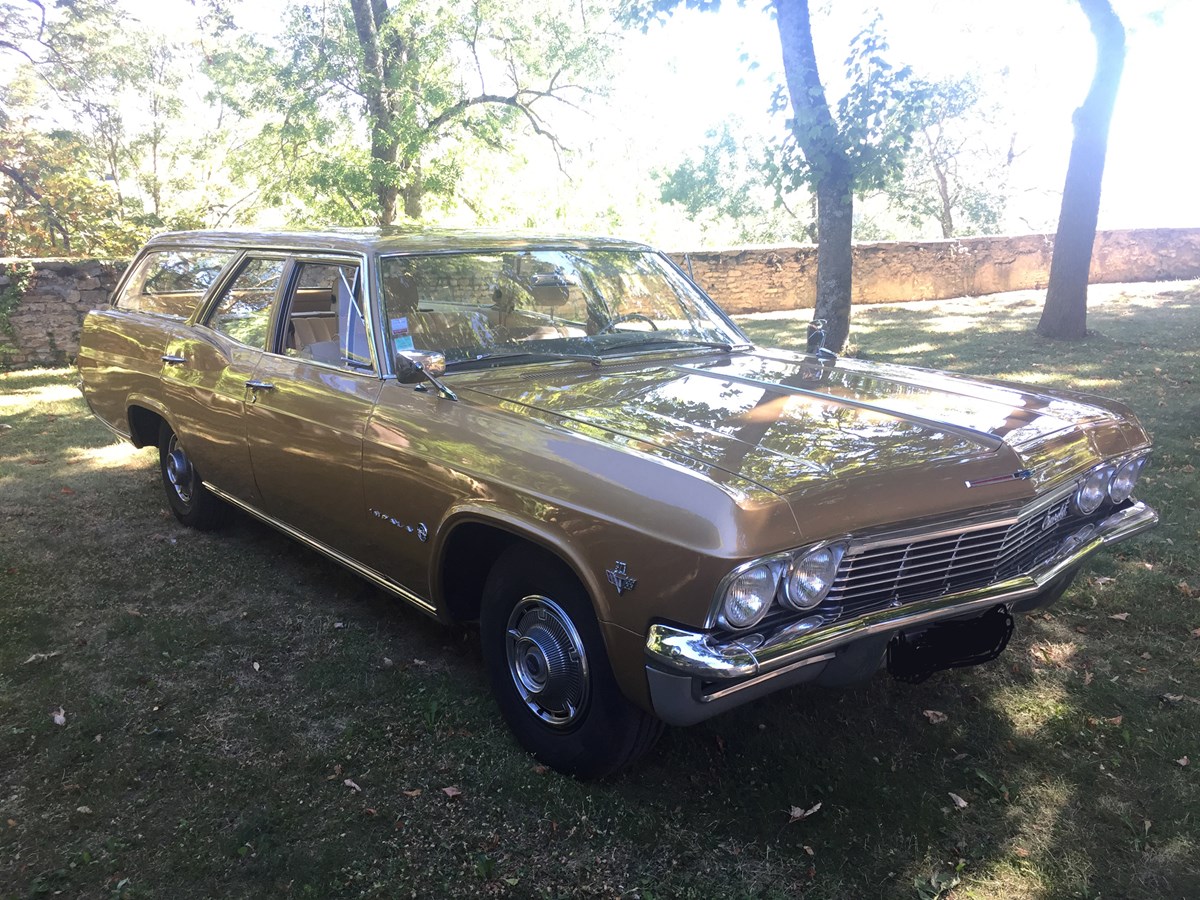 1965 Chevrolet Impala Station Wagonnull