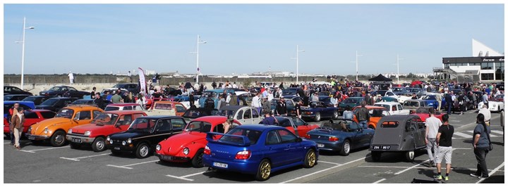 Rassemblement mensuel ARVA (Amicale Rochelaise de Véhicules Anciens)